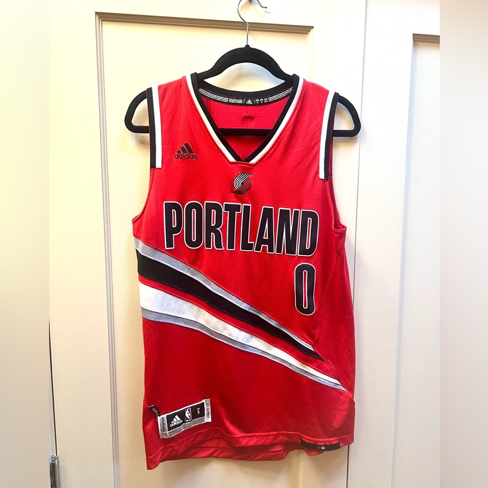 Men’s small Lillard Trailblazers jersey.